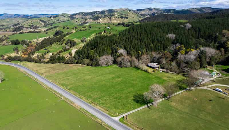 741 Whatatutu Road, Whatatutu