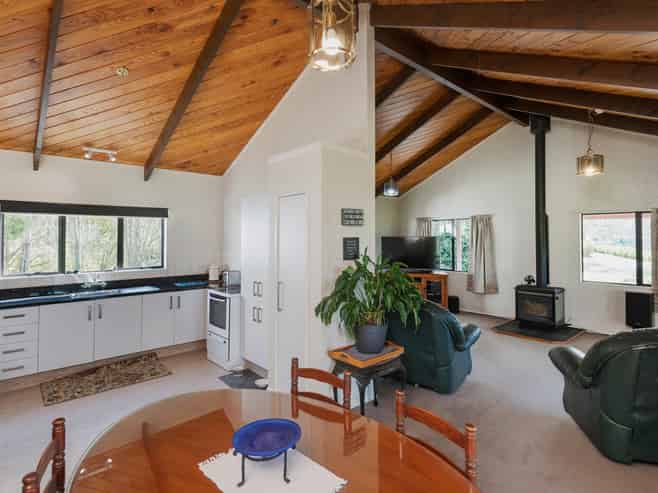 741 Whatatutu Road, Whatatutu