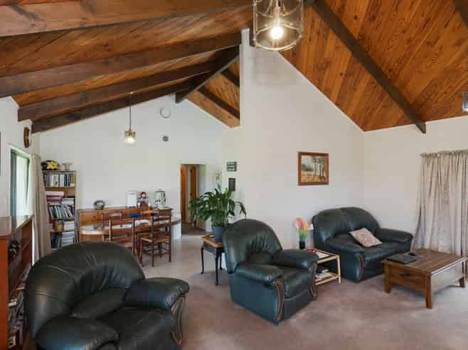 741 Whatatutu Road, Whatatutu