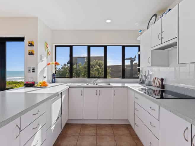 43 Longbeach Drive, Castlecliff