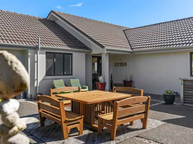 43 Longbeach Drive, Castlecliff