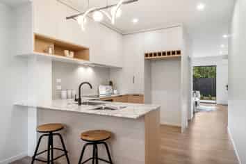 2/36 Thatcher Street, Mission Bay