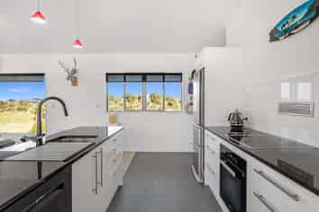 39 Strathnaver Waikawa beach, Waikawa Beach