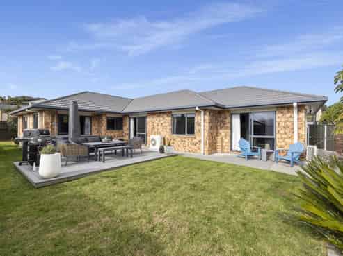 44 Falcon Drive, Welcome Bay