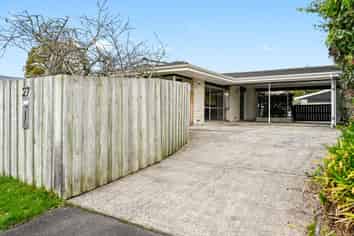 27 Chequers Ave, Chartwell