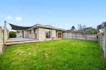 27 Chequers Ave, Chartwell