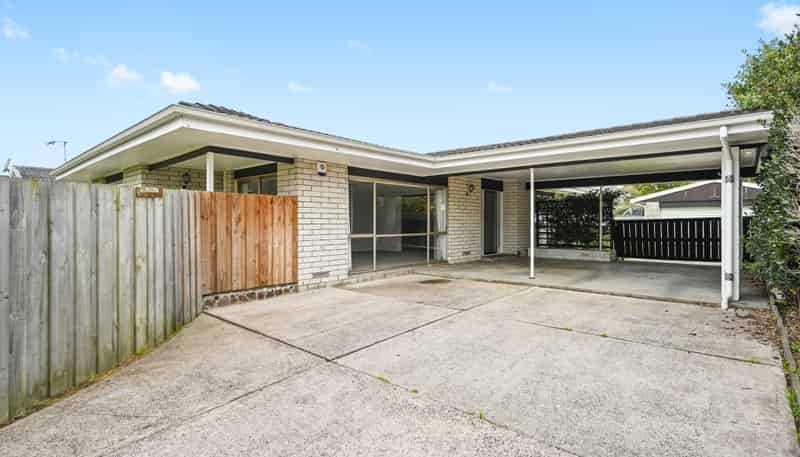 27 Chequers Ave, Chartwell