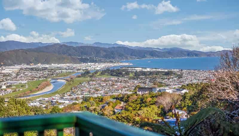 23b Eastview Grove, Normandale