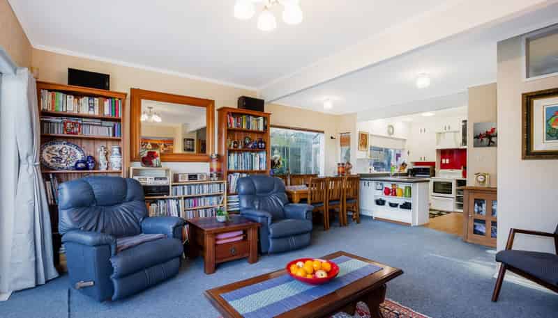 23b Eastview Grove, Normandale
