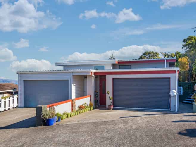 23b Eastview Grove, Normandale