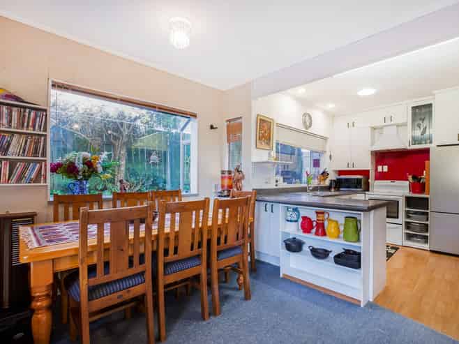 23b Eastview Grove, Normandale