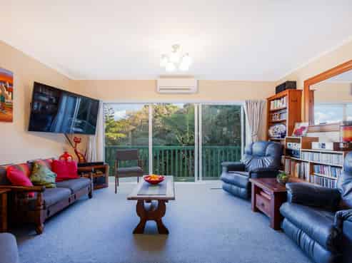 23b Eastview Grove, Normandale