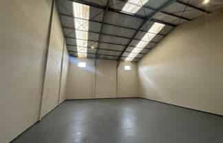 Versatile 100sqm Warehouse