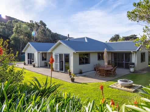 5523 Masterton Castlepoint Road, Tinui
