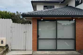 17a Raphoe Road, Flat Bush