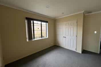 17a Raphoe Road, Flat Bush
