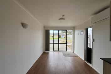 17a Raphoe Road, Flat Bush