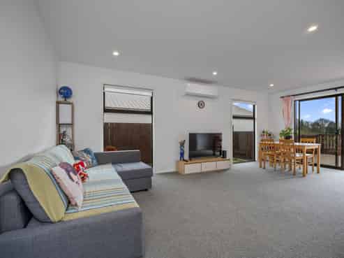 5 Amelia Way, Pyes Pa