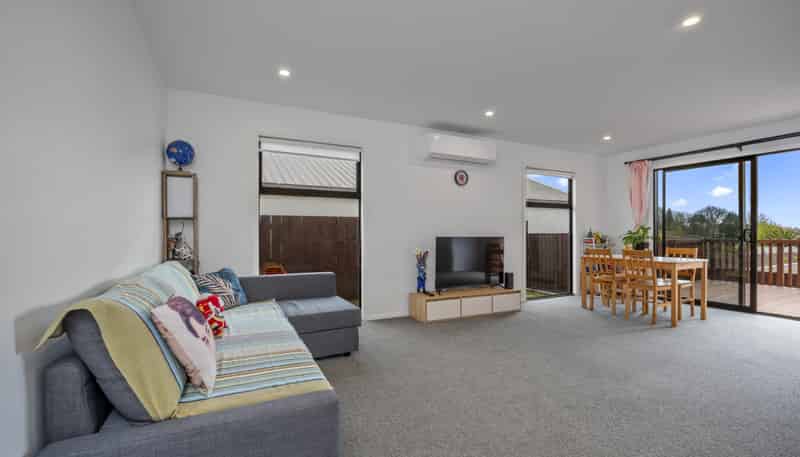 5 Amelia Way, Pyes Pa