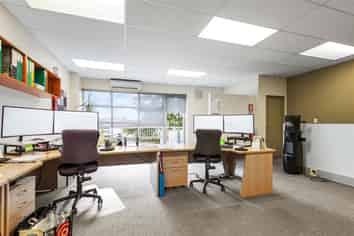 Suburban Office - Occupy or Invest