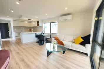 7/2A Mantra Road, Massey