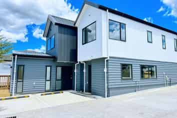 7/2A Mantra Road, Massey