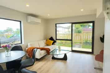 7/2A Mantra Road, Massey