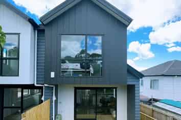 7/2A Mantra Road, Massey