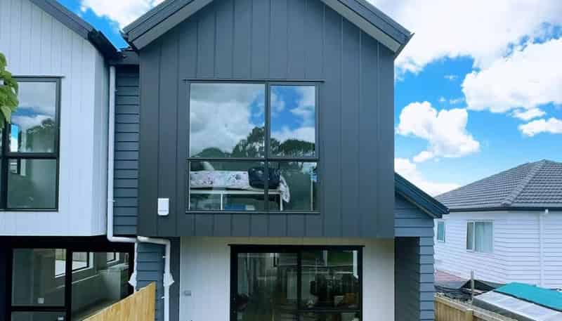 7/2A Mantra Road, Massey