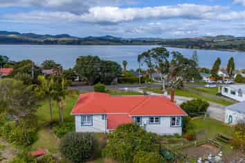 18 Grey Street East, Mangonui