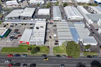 Popular Pakuranga Heights Industrial Unit | 127 m2