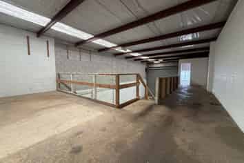 Popular Pakuranga Heights Industrial Unit | 127 m2