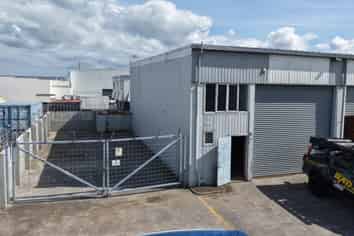 Popular Pakuranga Heights Industrial Unit | 127 m2