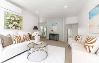 2/152 Sunset Road, Unsworth Heights