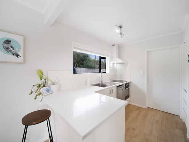 6 Crestlands Place, Papakura