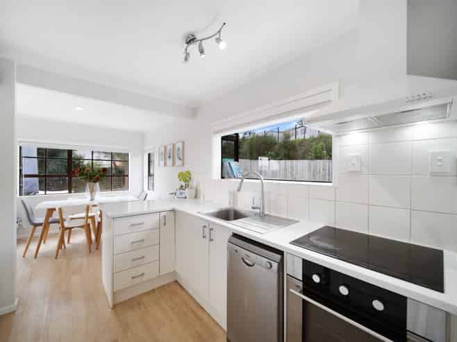 6 Crestlands Place, Papakura