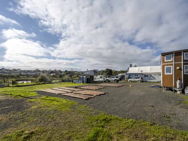 Industrial Land, Light Industry, Vacant Possession