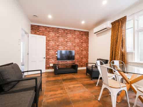 169 North Road, NORTH EAST VALLEY