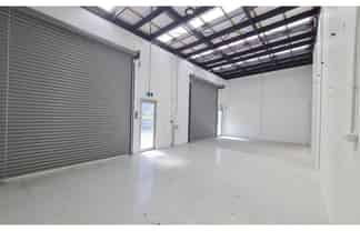 IMMACULATE WAREHOUSE IN WARKWORTH - RARE OPPOR...