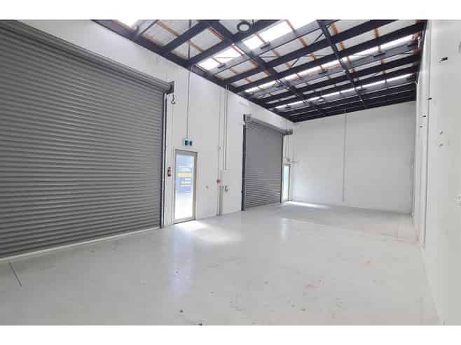 IMMACULATE WAREHOUSE IN WARKWORTH - RARE OPPOR...