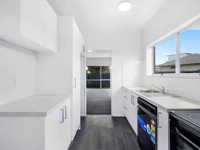16B Storey Avenue, Forest Lake
