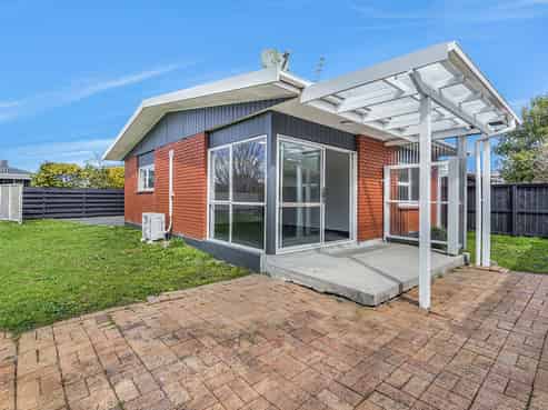 16B Storey Avenue, Forest Lake