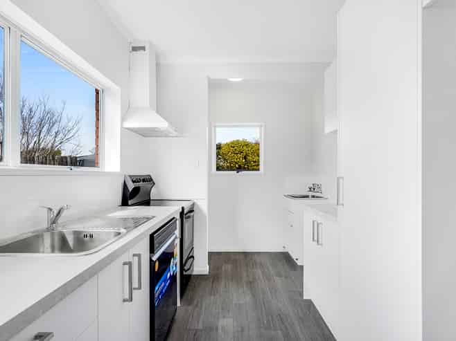 16B Storey Avenue, Forest Lake
