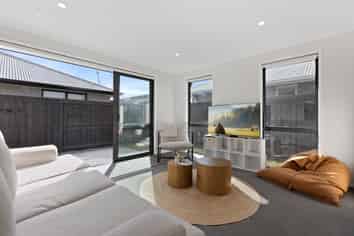 5 Tractor Way, Papamoa