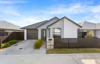5 Tractor Way, Papamoa