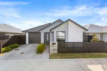 5 Tractor Way, Papamoa