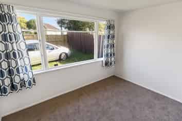 44 Williams Crescent, Otara