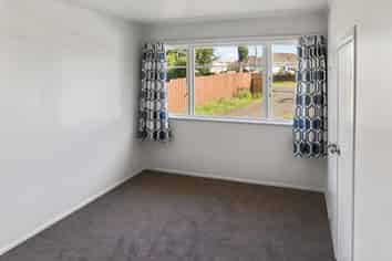 44 Williams Crescent, Otara