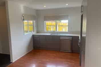 16 Merlot Way, Te Atatu South