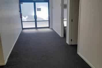 140m2 Roadfront Retail - AFFORDABLE LEASE !